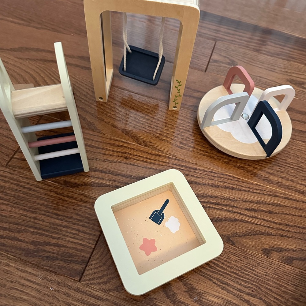 Wooden Playset Accessory Kit in Natural, Black, Pink & Cream